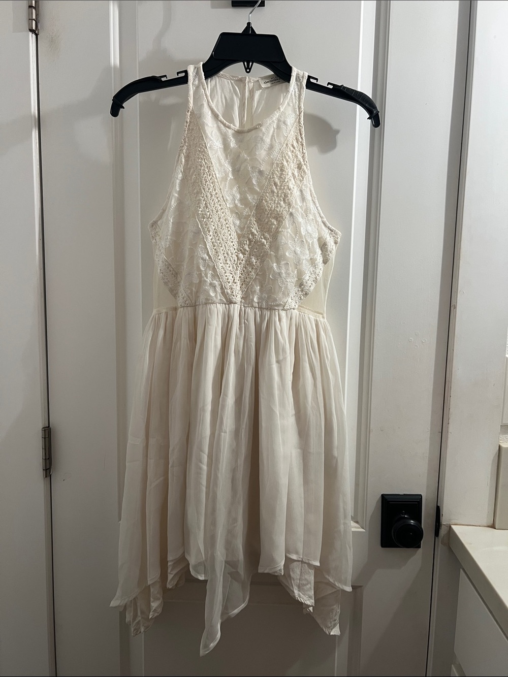 Abercrombie & Fitch Cream Lace Halter Chiffon Party Dress